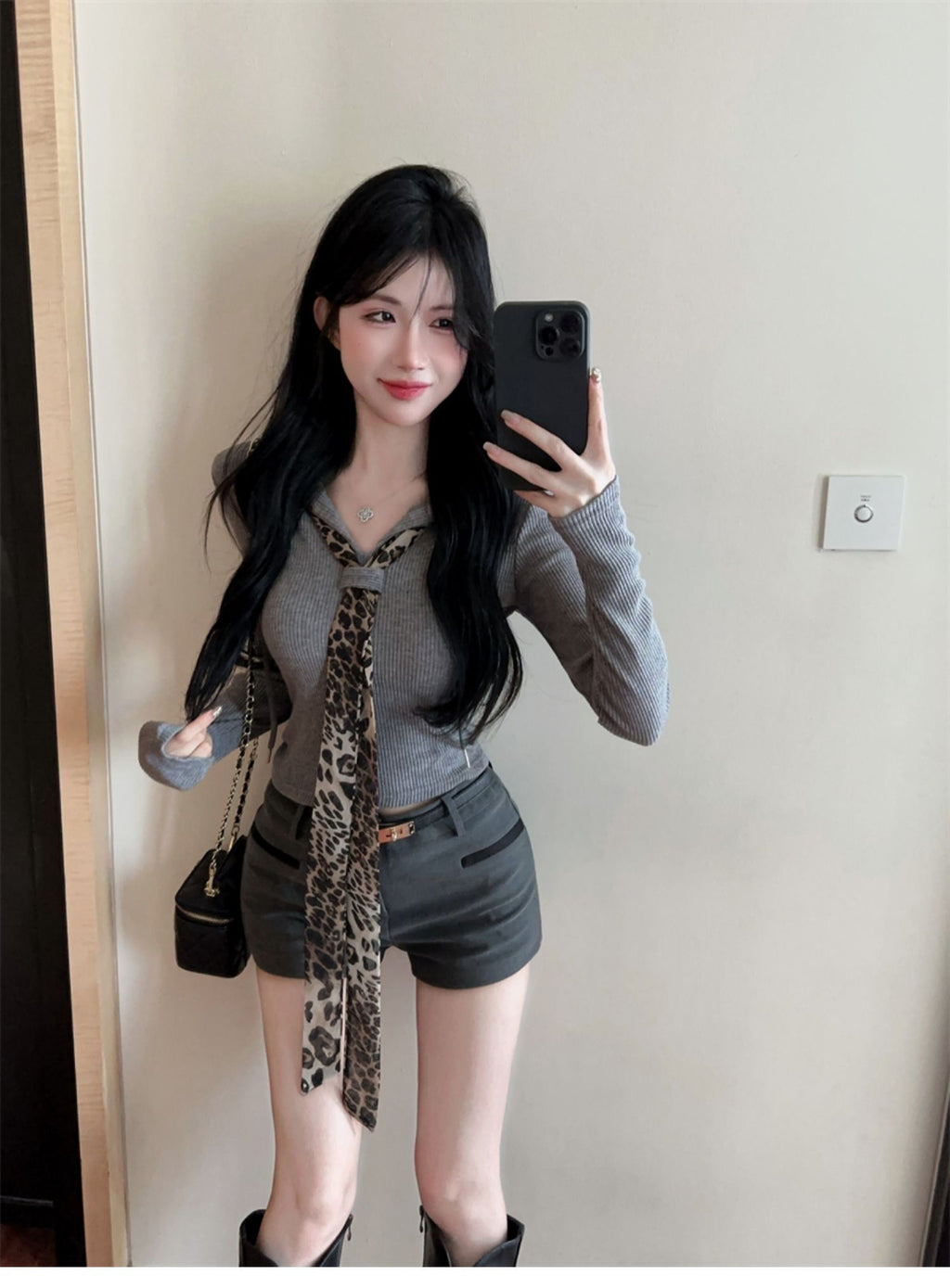 💕御姊V領豹紋領帶拼接打底連帽上衣