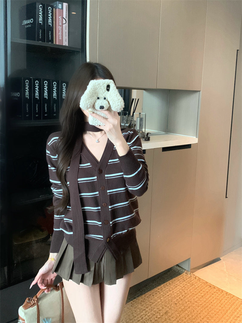 💕法式學院風復古條紋掛脖針織V領上衣