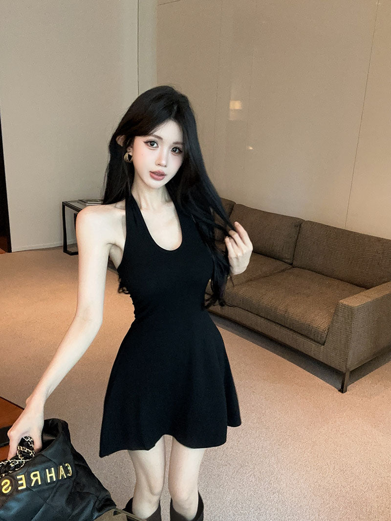 💕百搭簡約性感露背掛脖針織短傘裙