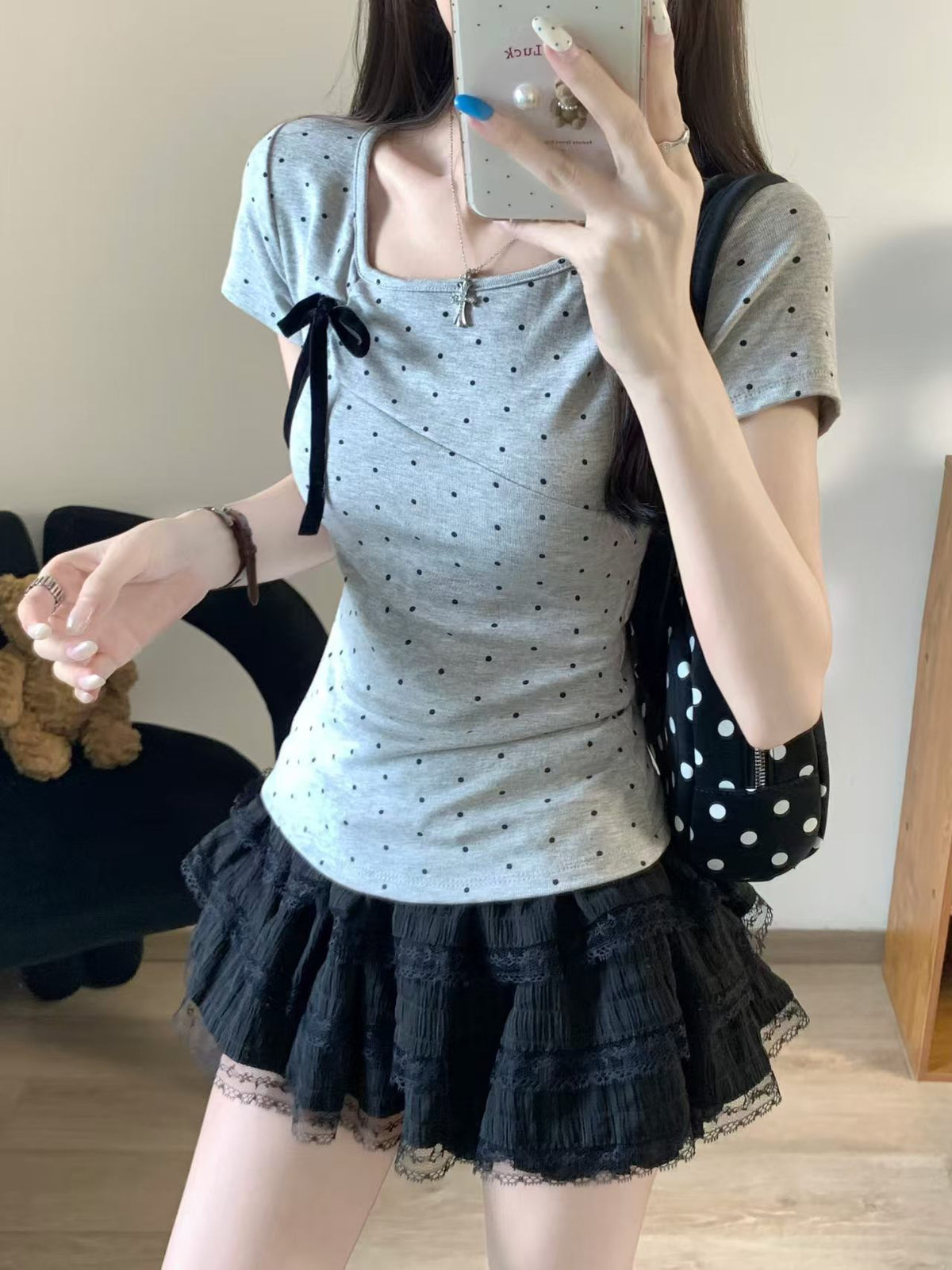 💕簡約百搭休閒帶胸墊蝴蝶結點點正肩上衣