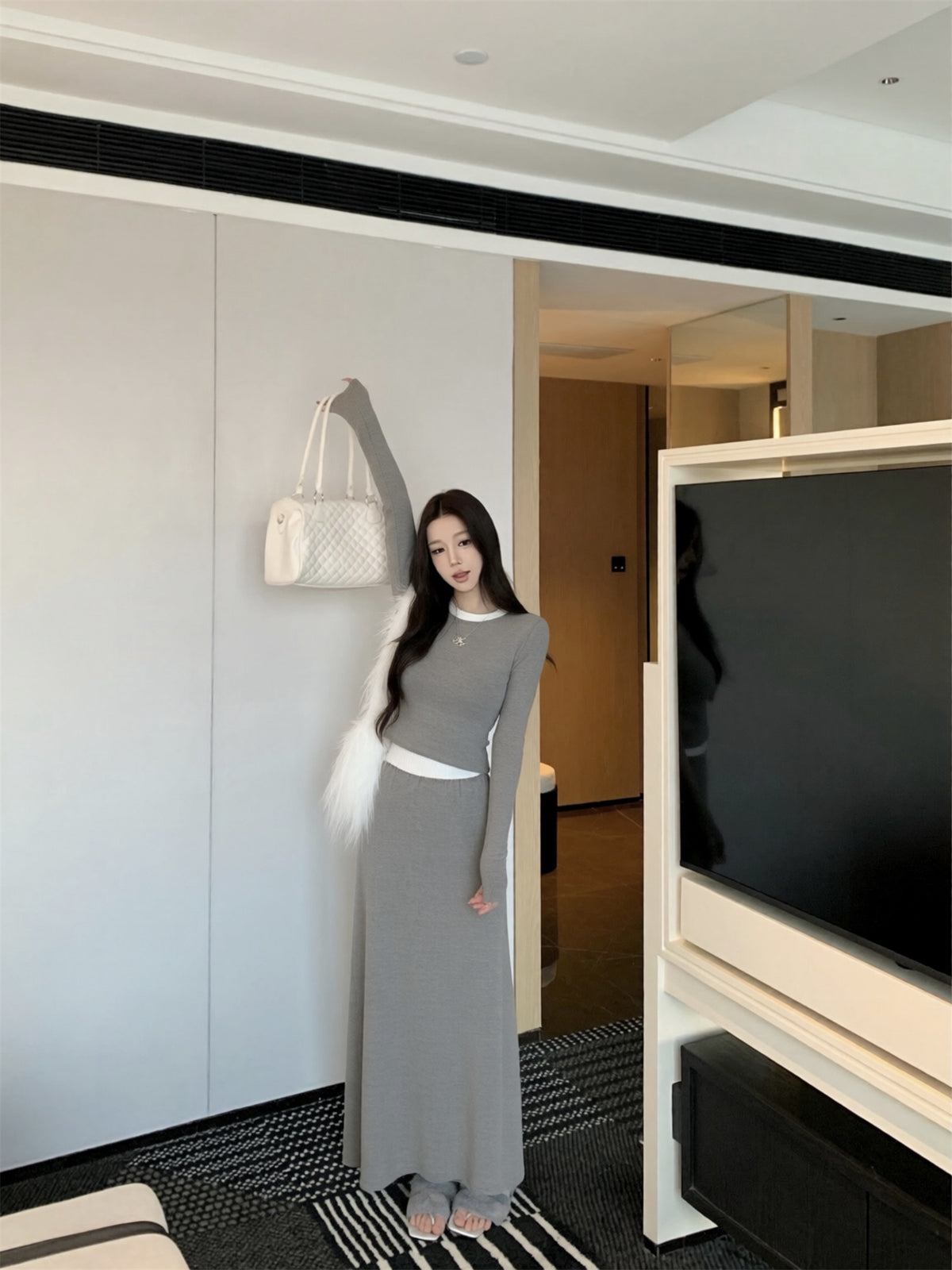 💕磨毛加絨修身圓領撞色短上衣+寬鬆半長裙兩件套