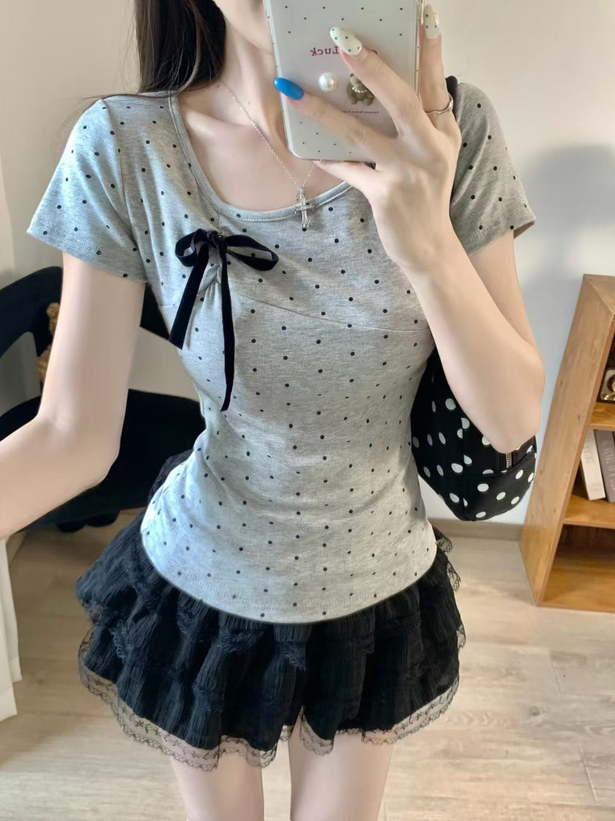💕簡約百搭休閒帶胸墊蝴蝶結點點正肩上衣
