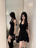 💕百搭簡約性感露背掛脖針織短傘裙
