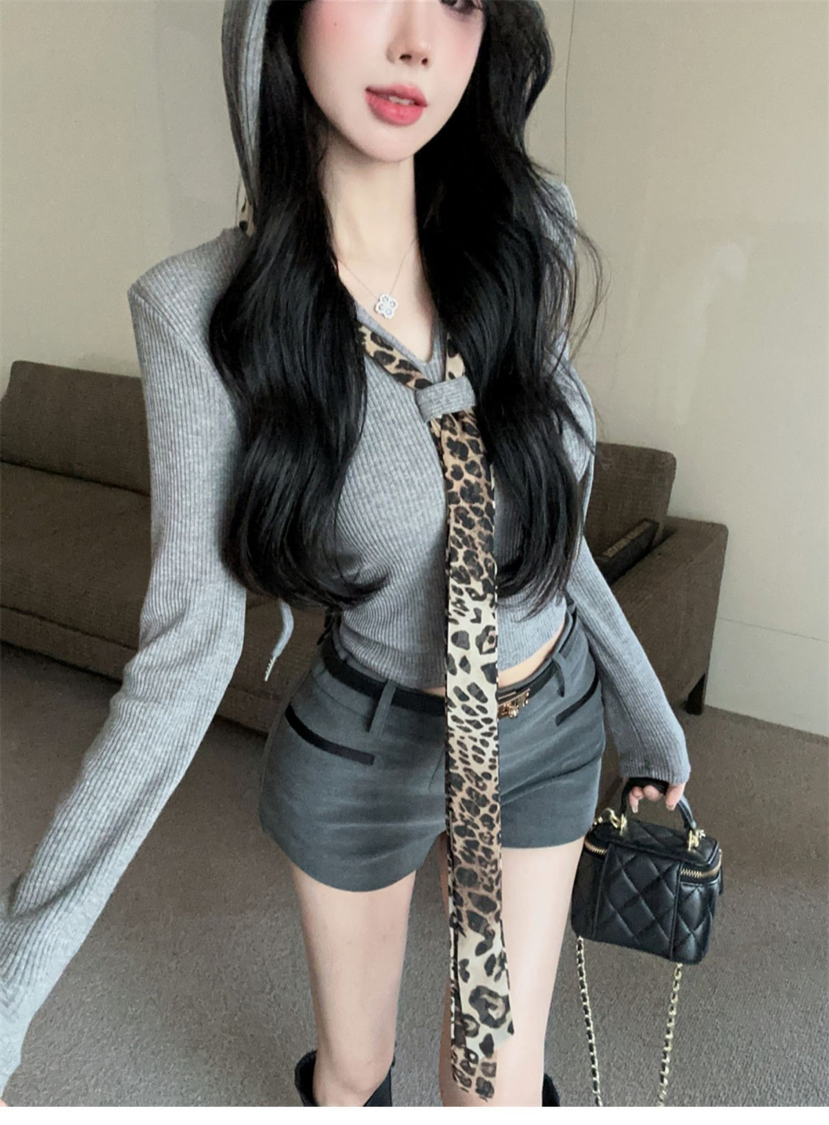 💕御姊V領豹紋領帶拼接打底連帽上衣
