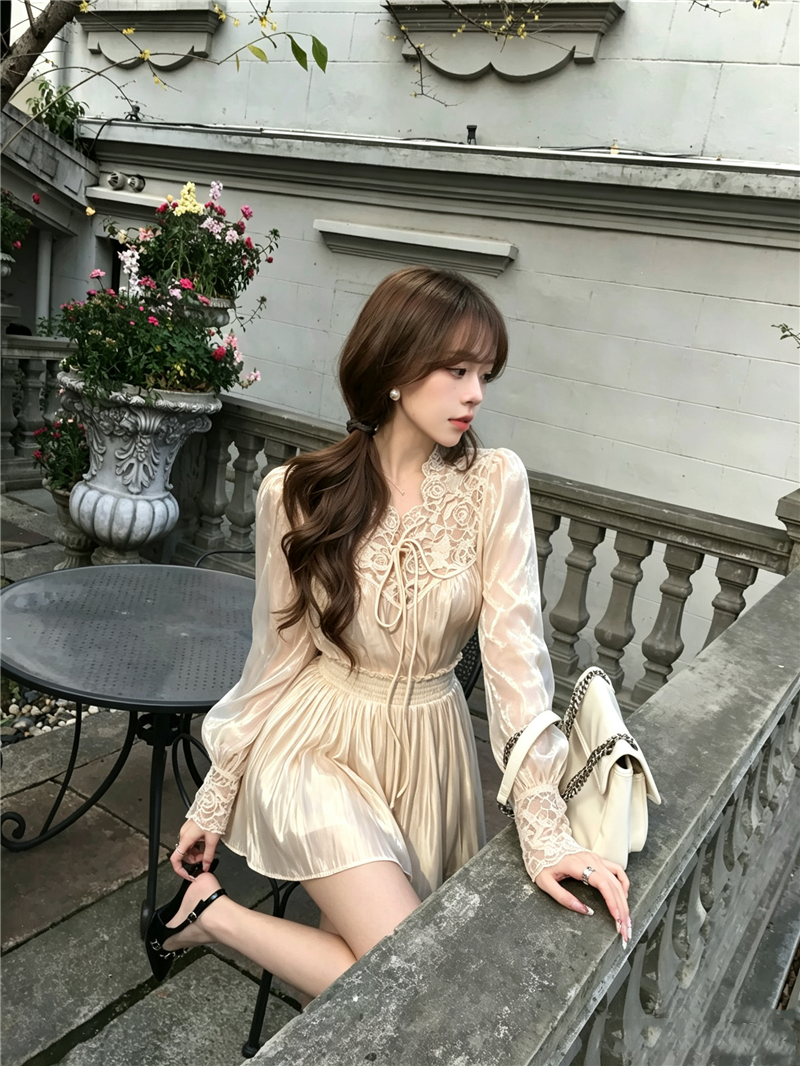 💕香榭琉光珠光緞面溫柔蕾絲拼接兩件套