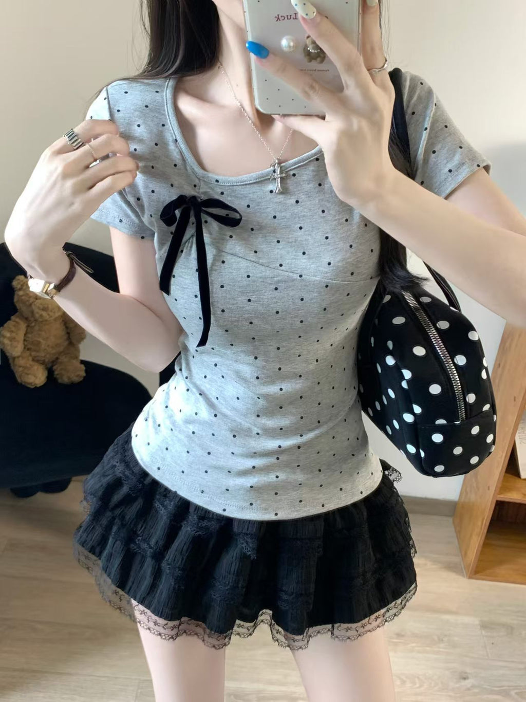 💕簡約百搭休閒帶胸墊蝴蝶結點點正肩上衣