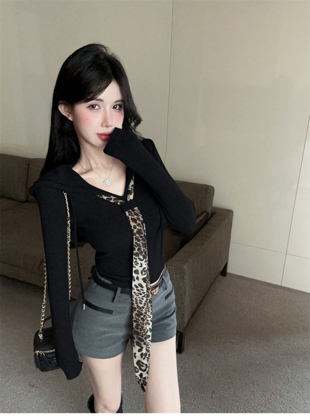 💕御姊V領豹紋領帶拼接打底連帽上衣
