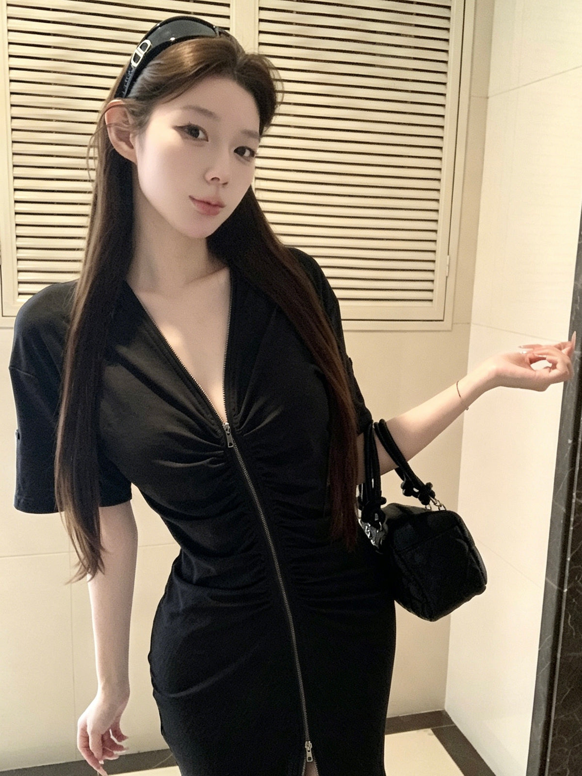 💕休閒簡約韓系黑色收腰V領拉鍊短裙