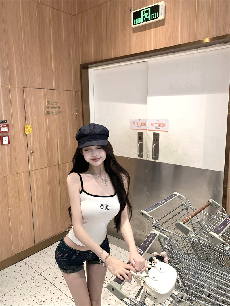 💕淘氣多巴胺撞色OK刺繡字母繡花吊帶上衣