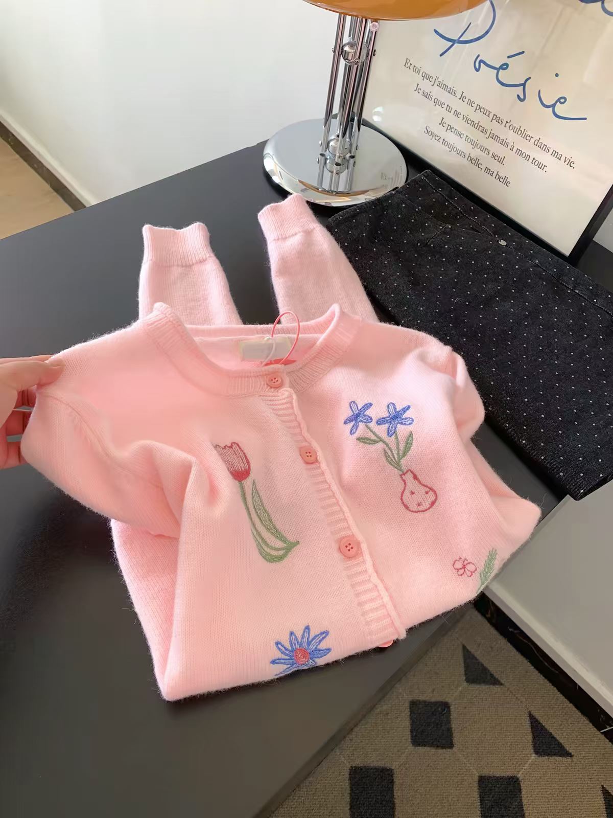 💕慵懶甜美粉色刺繡小花翻領針織開衫