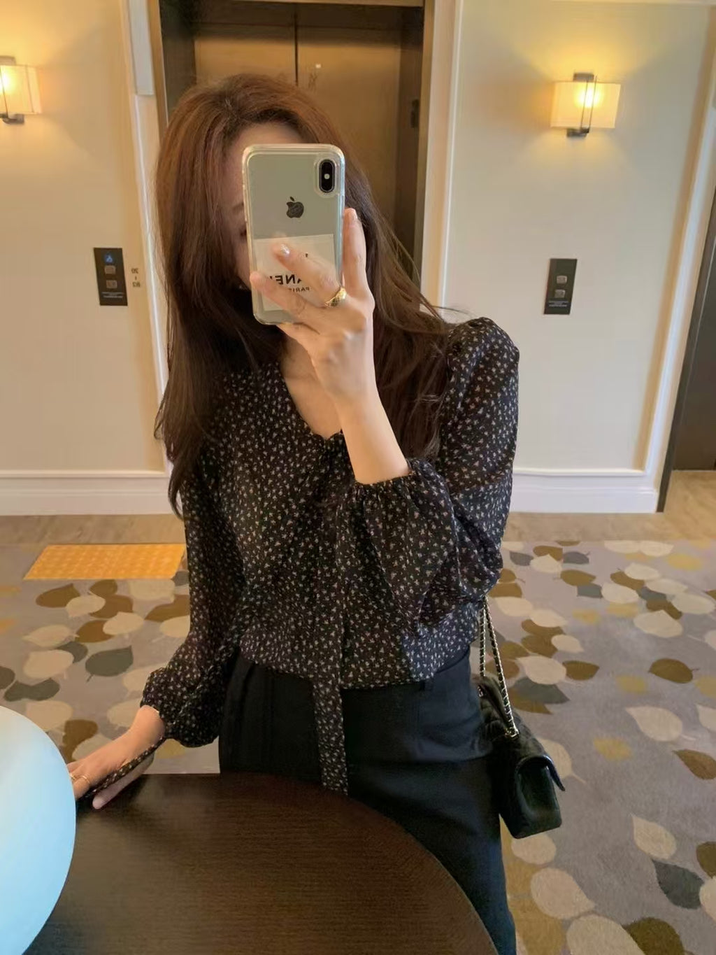 💕法式溫柔風飄帶V領雪紡小碎花泡泡袖上衣