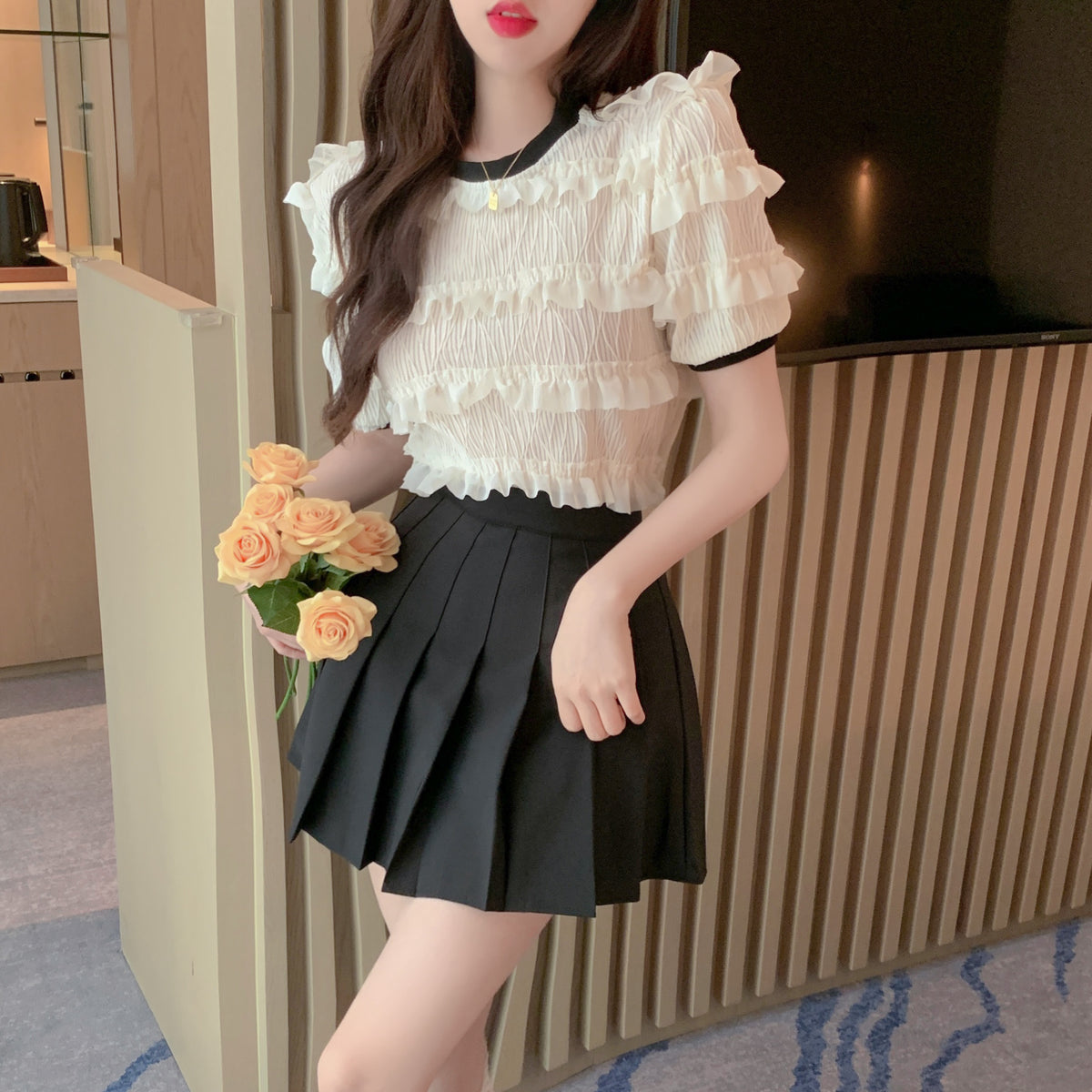 💕法式溫柔可愛木耳邊圓領顯瘦上衣