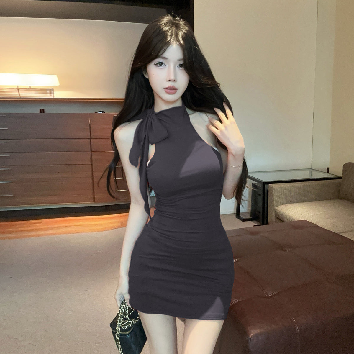 💕純欲辣妹掛脖綁帶露肩褶皺修身包臀短裙