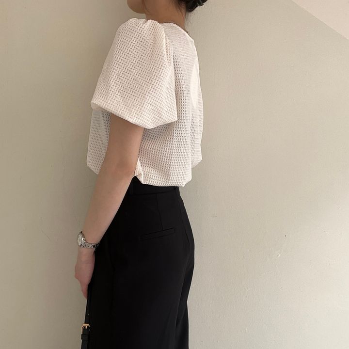 💕韓系溫柔華夫格鏤空圓領泡泡袖上衣