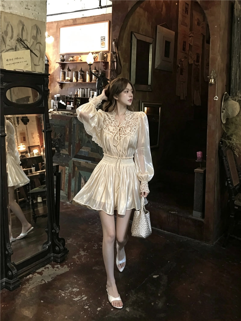 💕香榭琉光珠光緞面溫柔蕾絲拼接兩件套
