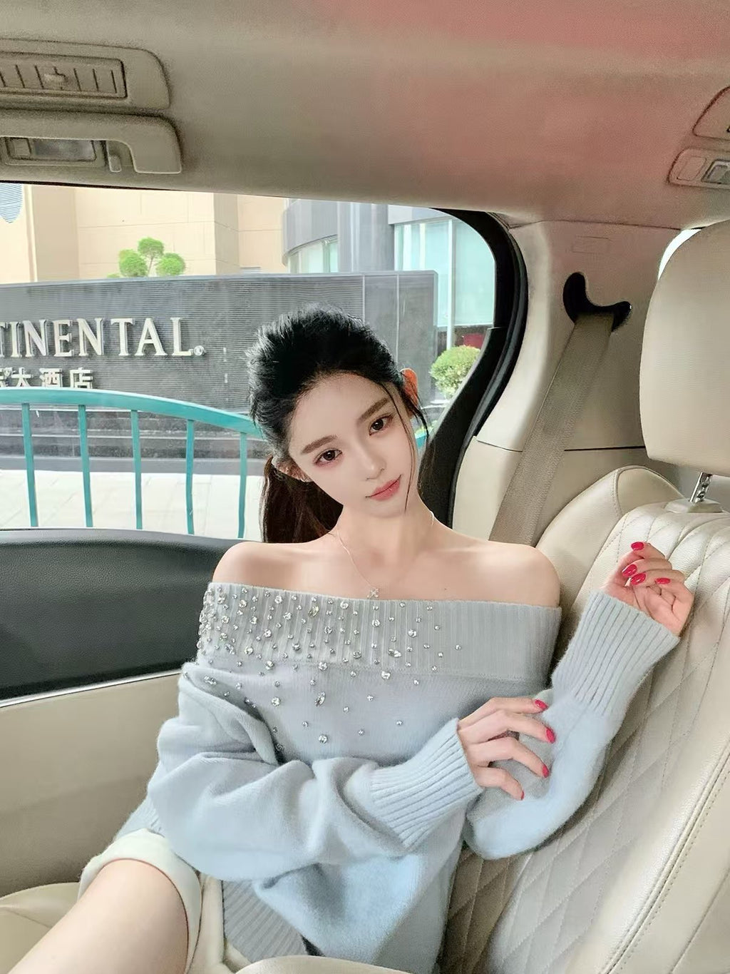 💕法式一字肩重工鑲鑽氣質寬鬆毛衣