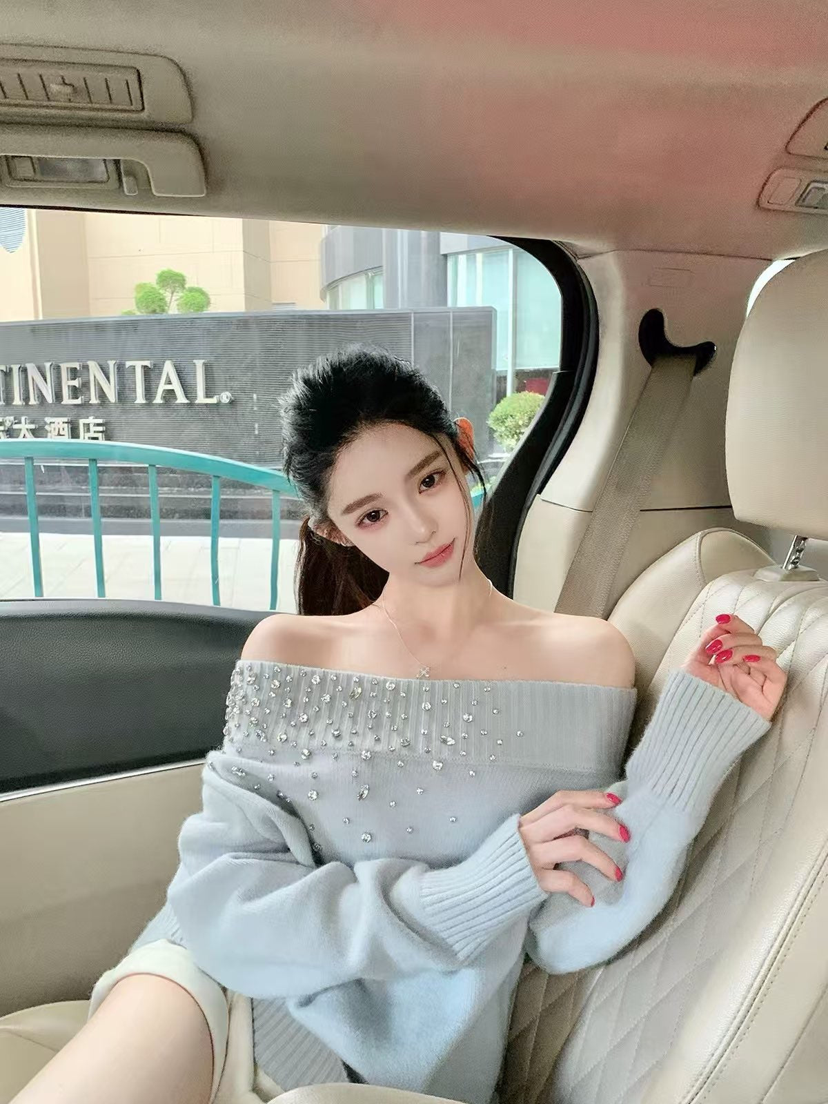 💕法式一字肩重工鑲鑽氣質寬鬆毛衣