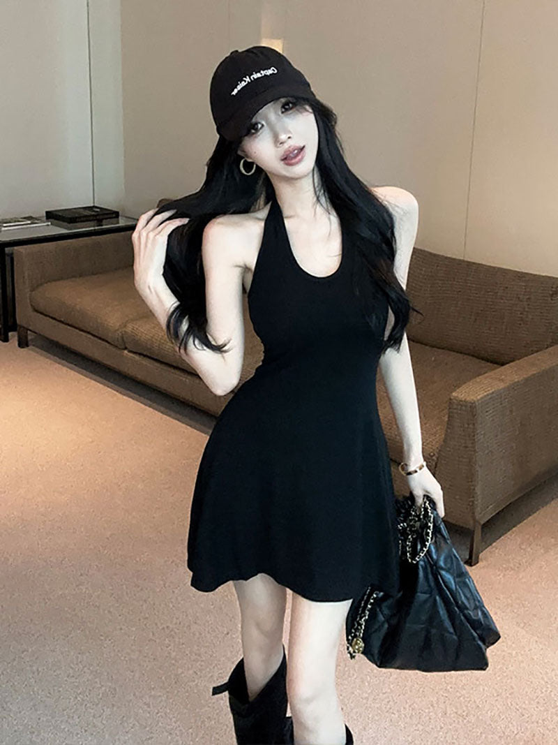 💕百搭簡約性感露背掛脖針織短傘裙