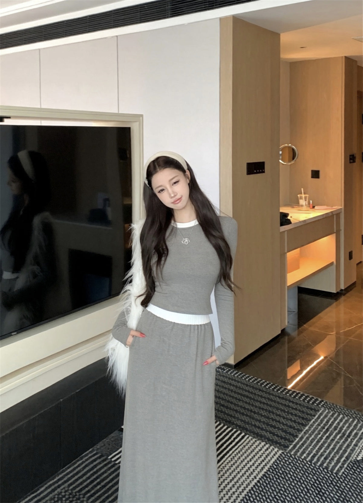 💕磨毛加絨修身圓領撞色短上衣+寬鬆半長裙兩件套