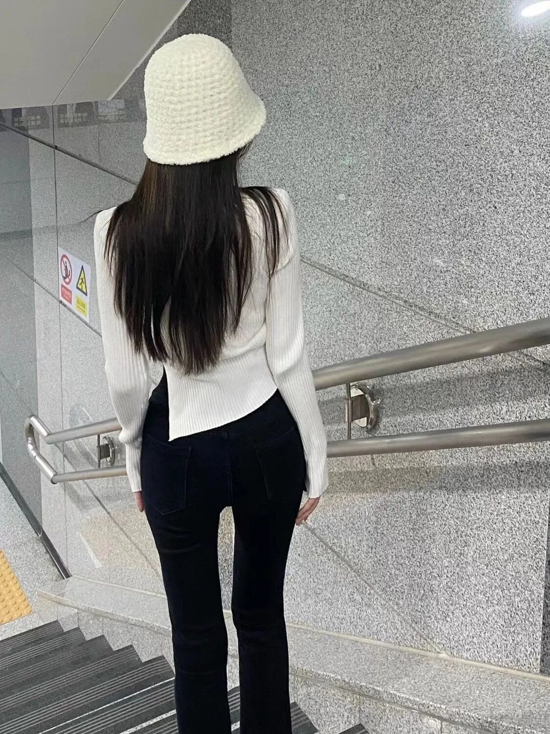 💕法式不規則扭結V領針織長袖毛衣