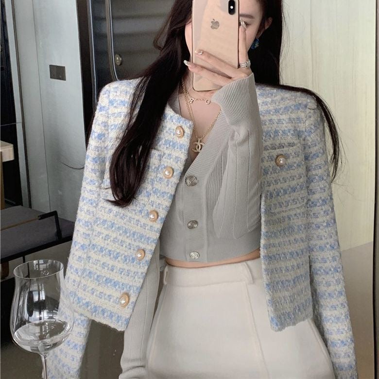 💕法式氣質短款名媛藍白格圓領珍珠扣毛呢上衣