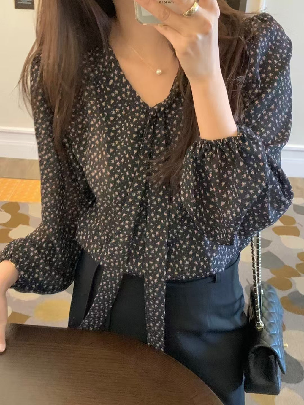 💕法式溫柔風飄帶V領雪紡小碎花泡泡袖上衣