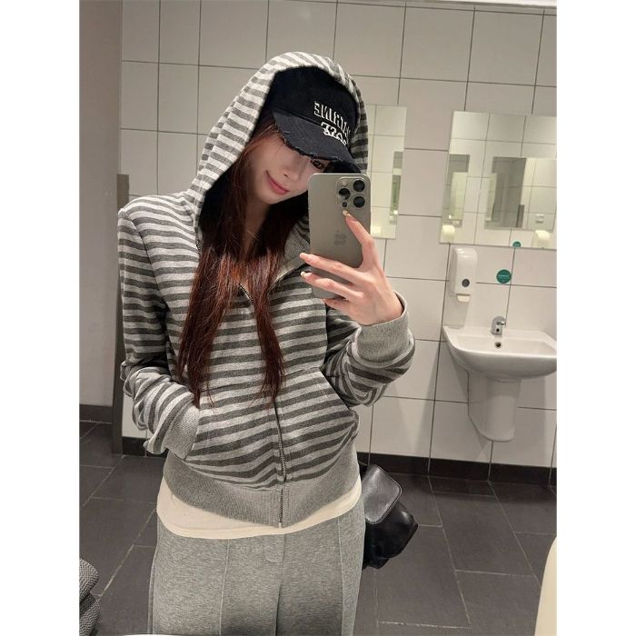 💕休閒百搭灰白條拼接短款薄外套