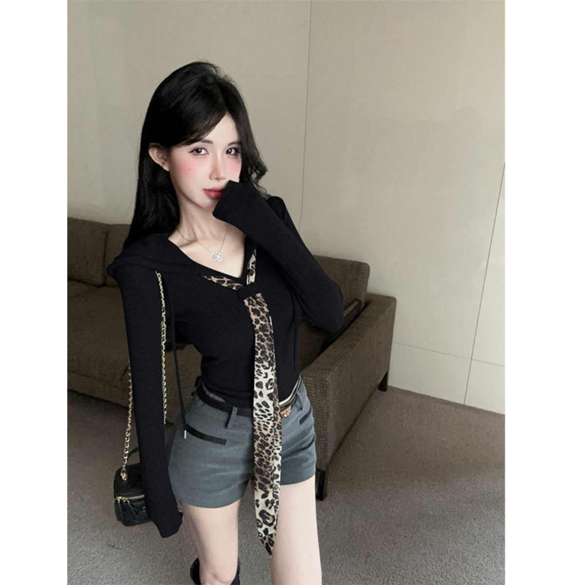 💕御姊V領豹紋領帶拼接打底連帽上衣