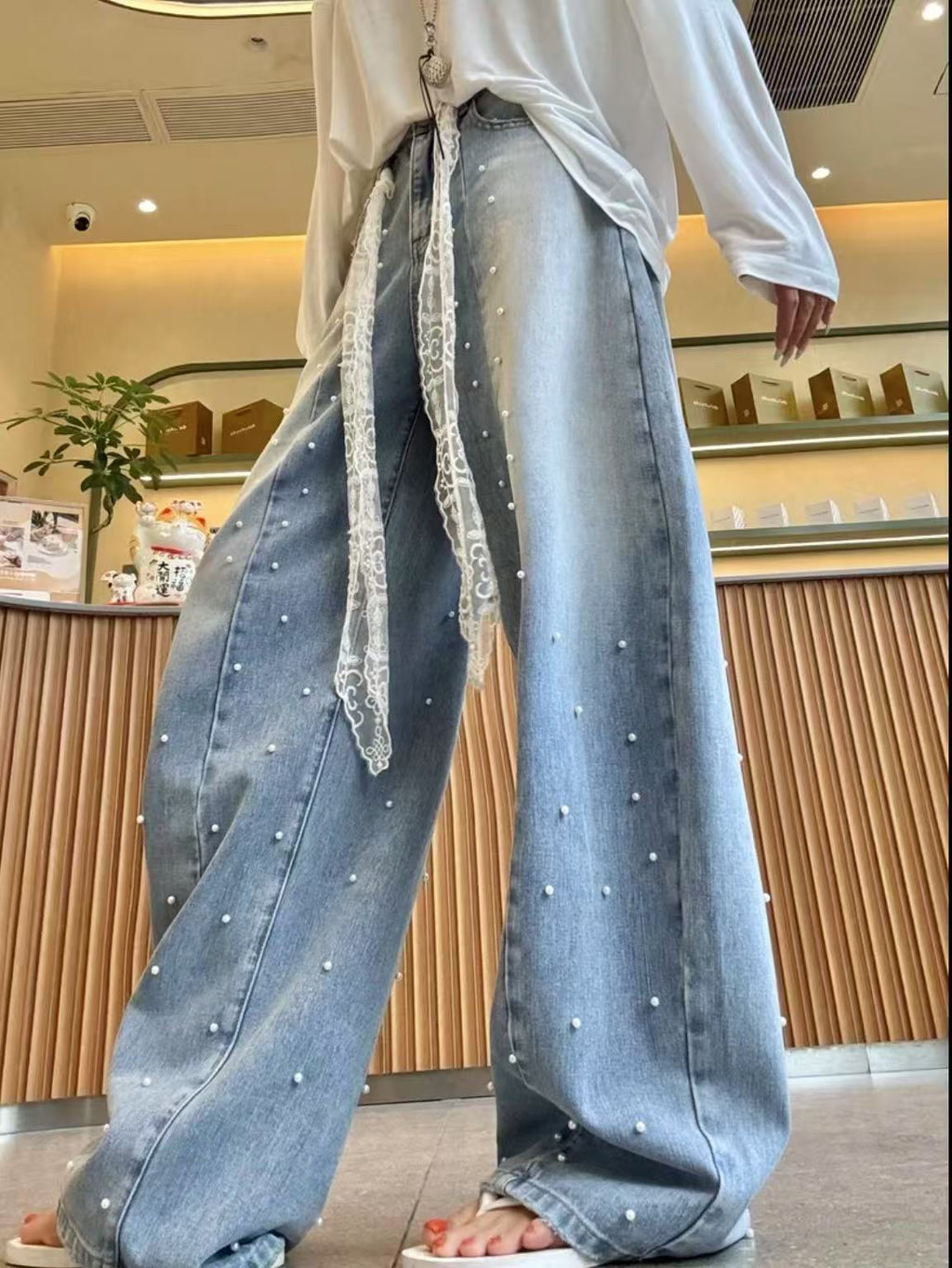 💕清透感溫柔通勤百搭磨白釘珠珍珠牛仔褲