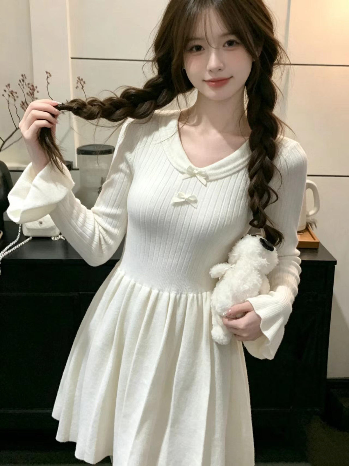 💕秋冬小個子甜美奶白V領針織連衣裙