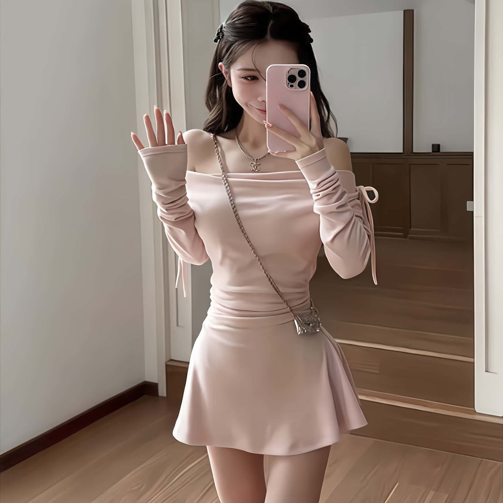 💕溫柔一字肩蝴蝶結褶皺彈力收腰連身短裙