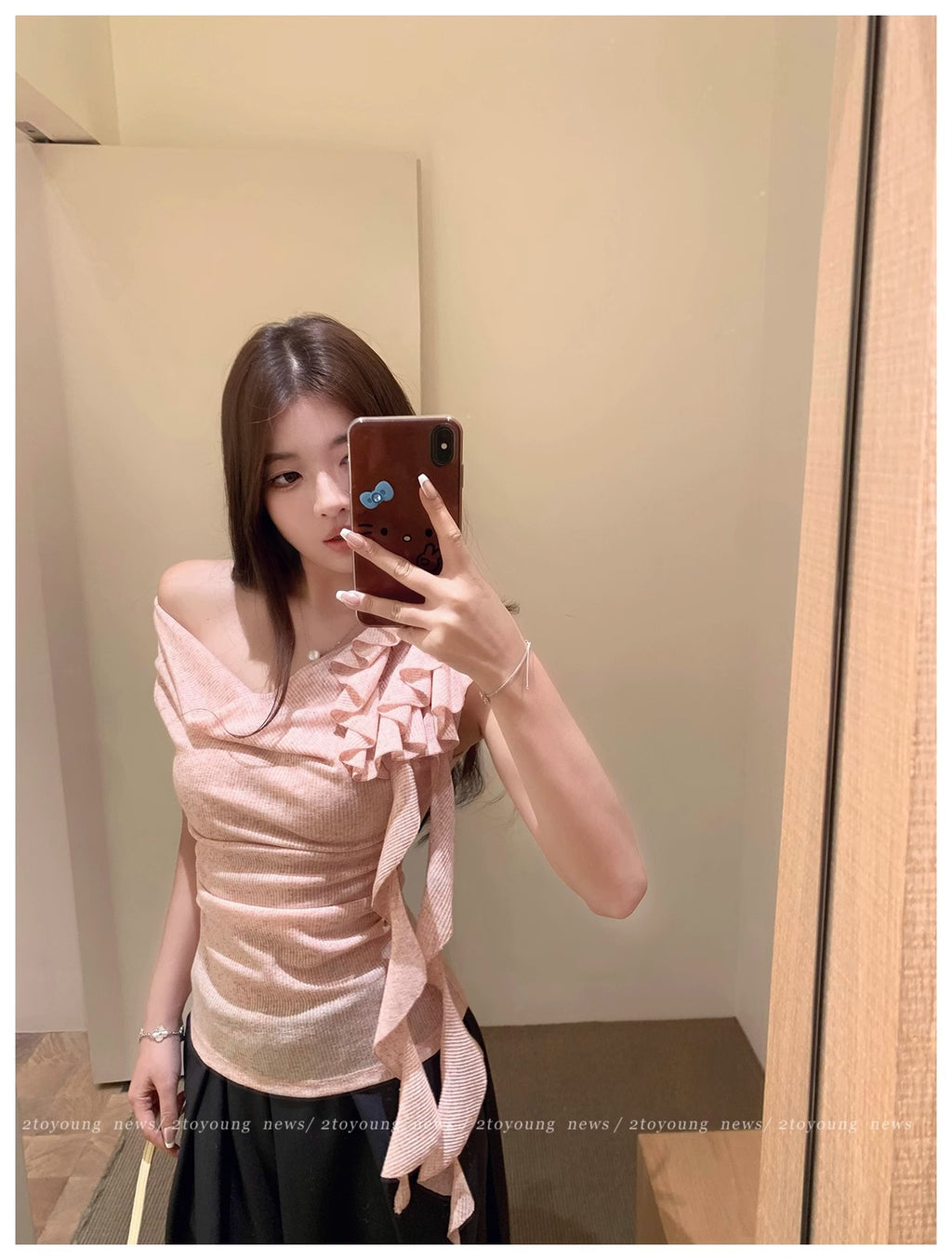 💕天絲螺紋盪領飄帶花朵斜肩褶皺上衣