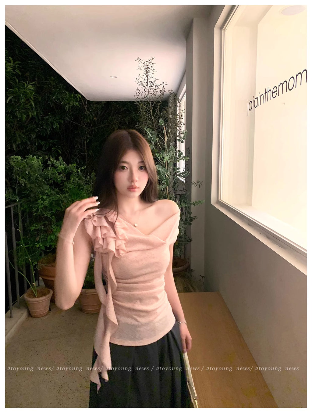 💕天絲螺紋盪領飄帶花朵斜肩褶皺上衣