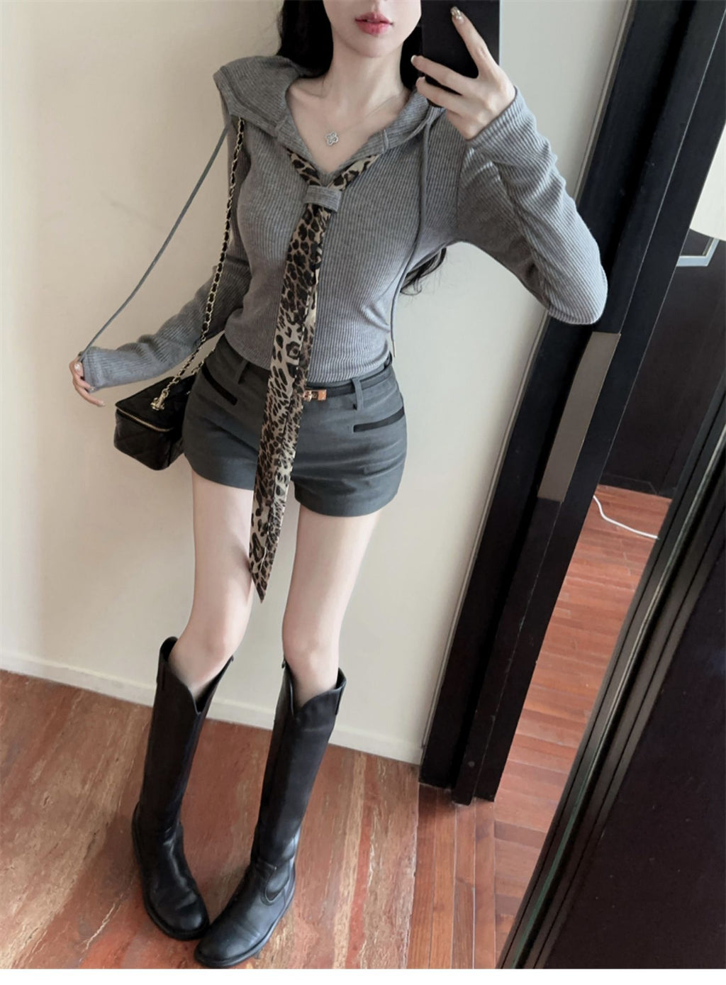 💕御姊V領豹紋領帶拼接打底連帽上衣