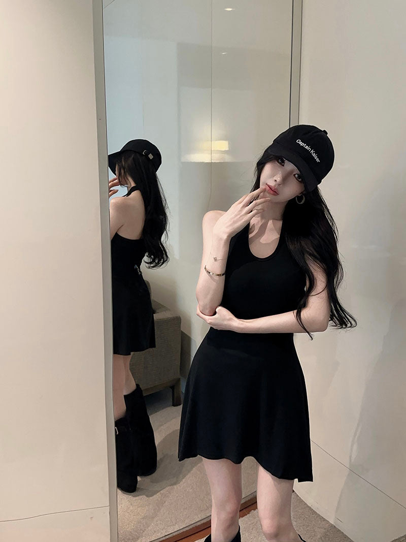💕百搭簡約性感露背掛脖針織短傘裙