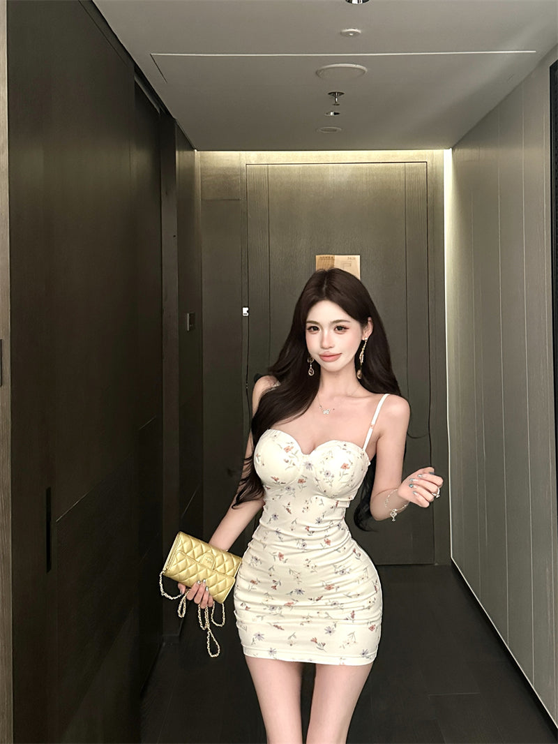 💕約會性感少女感碎花彈力抹胸吊帶連衣裙
