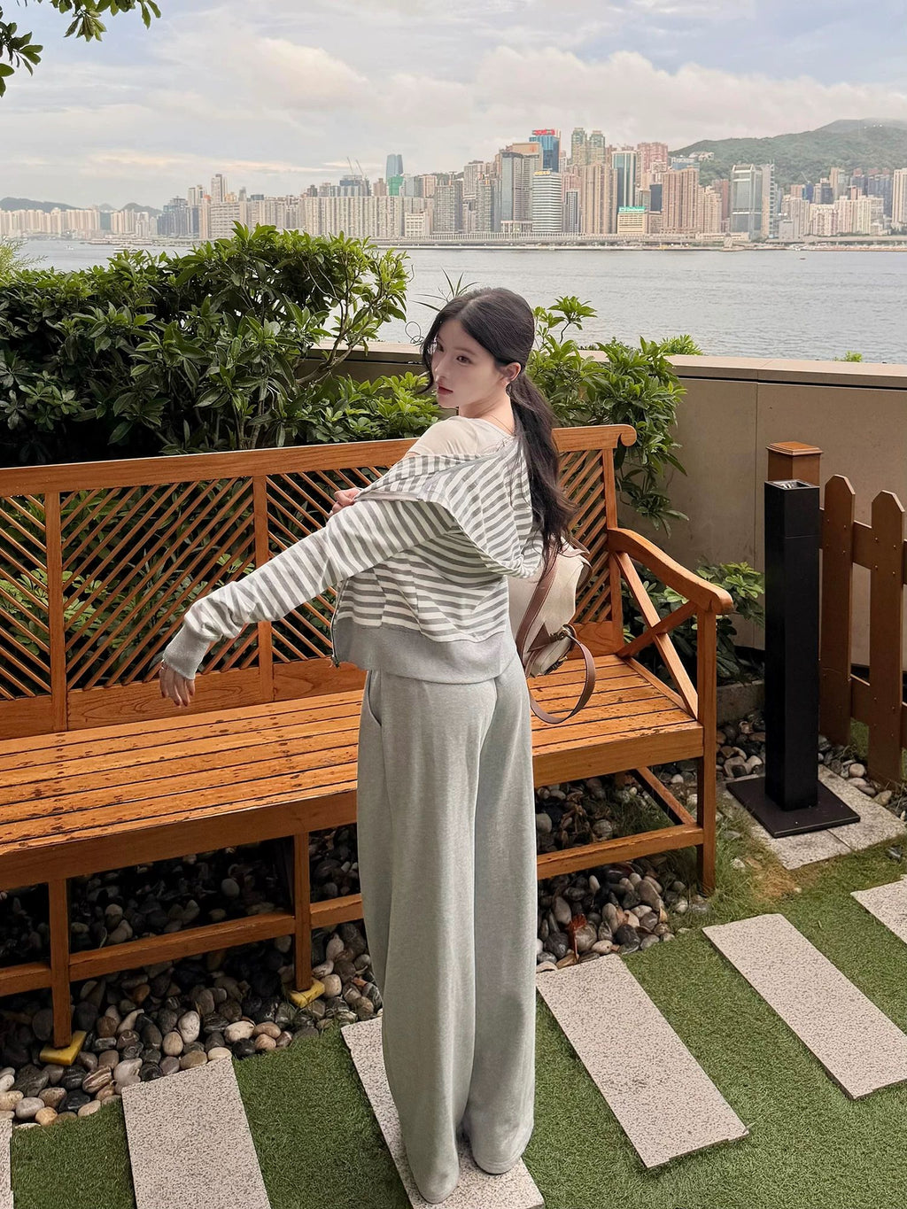 💕休閒百搭灰白條拼接短款薄外套