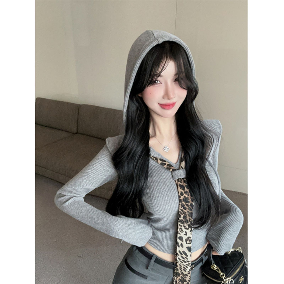 💕御姊V領豹紋領帶拼接打底連帽上衣
