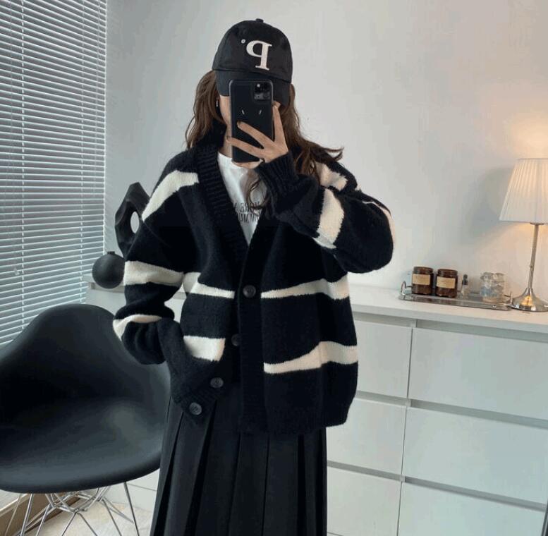 💕秋冬百搭慵懶黑白條紋奶甜毛衣外套