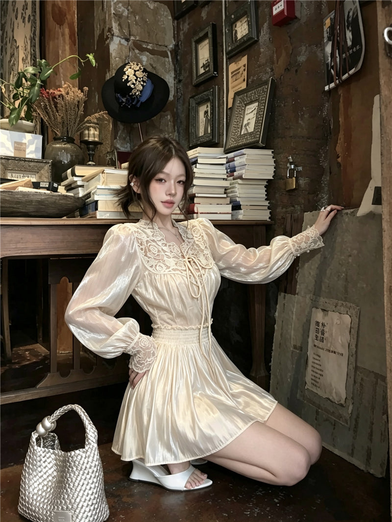 💕香榭琉光珠光緞面溫柔蕾絲拼接兩件套
