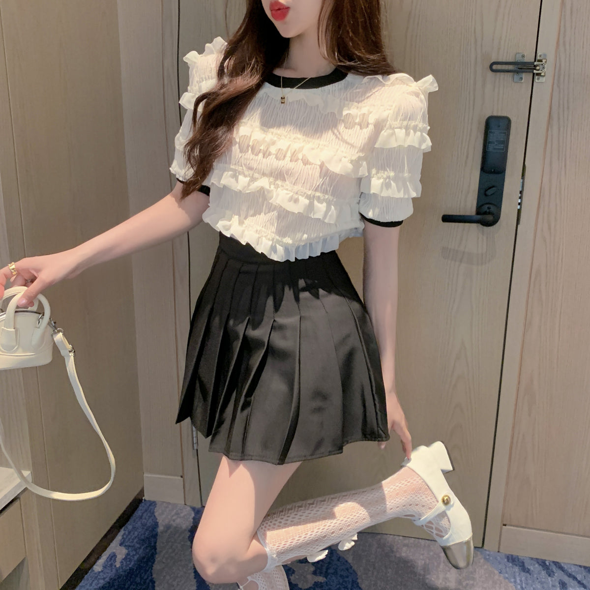 💕法式溫柔可愛木耳邊圓領顯瘦上衣