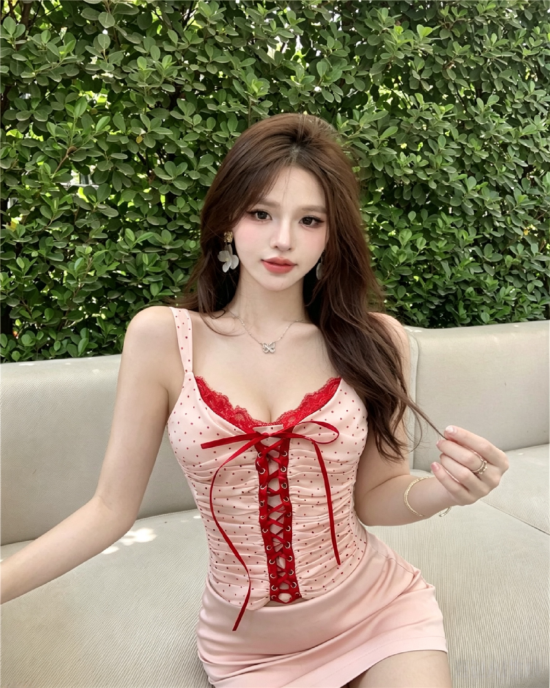 💕美式辣妹波點蕾絲拼接吊帶交叉綁帶上衣