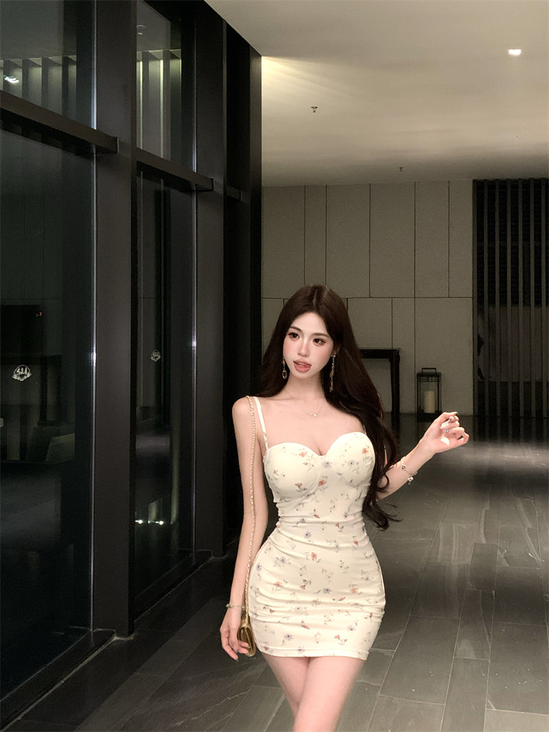 💕約會性感少女感碎花彈力抹胸吊帶連衣裙