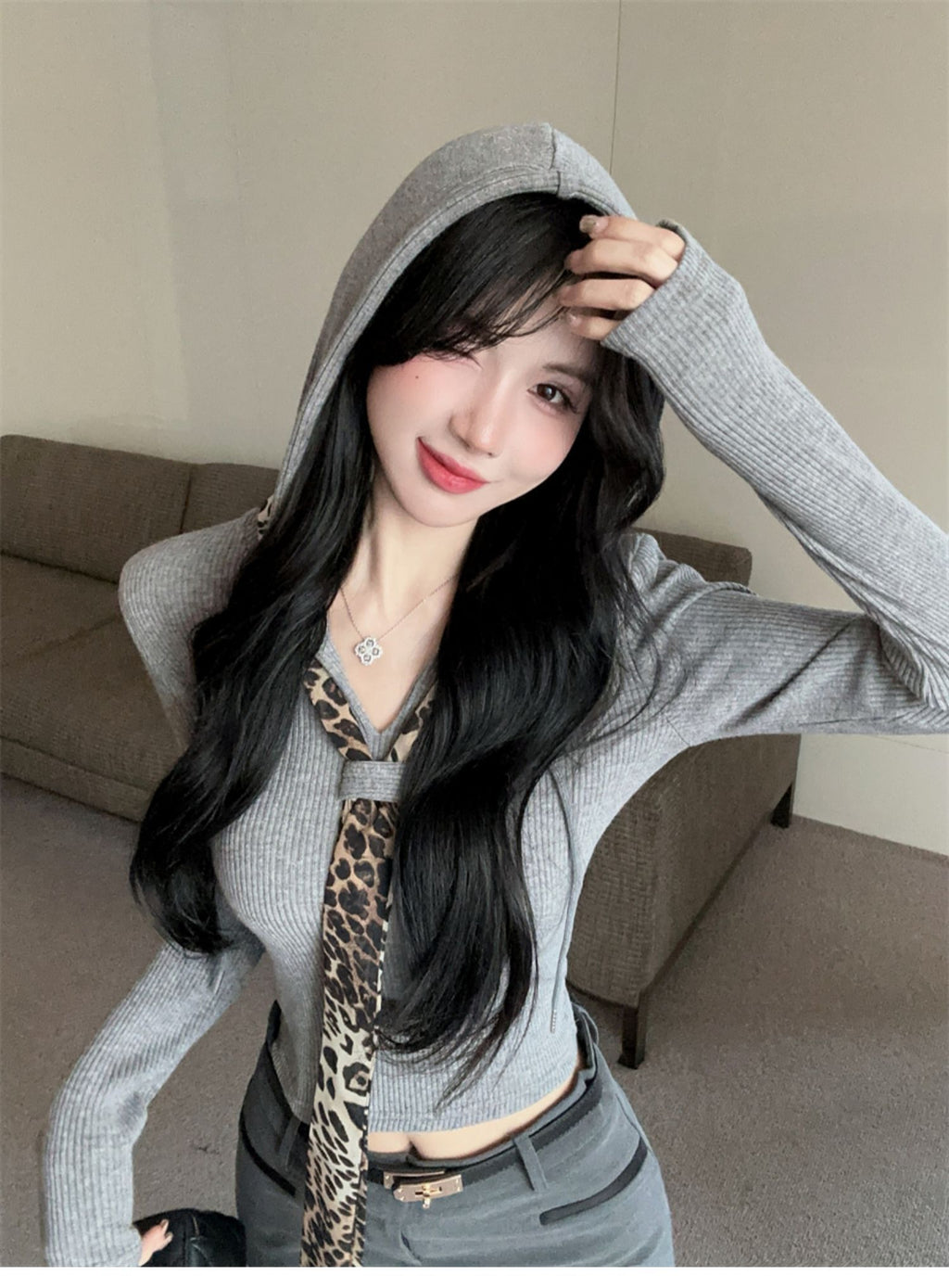 💕御姊V領豹紋領帶拼接打底連帽上衣
