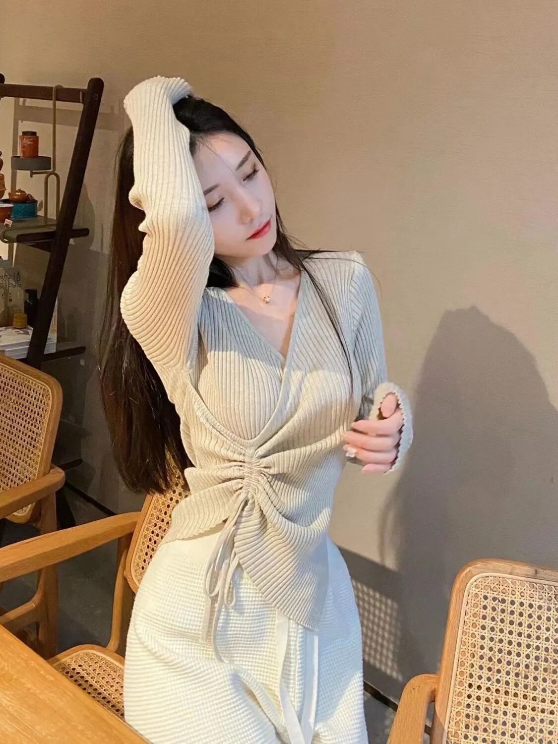 💕法式不規則扭結V領針織長袖毛衣