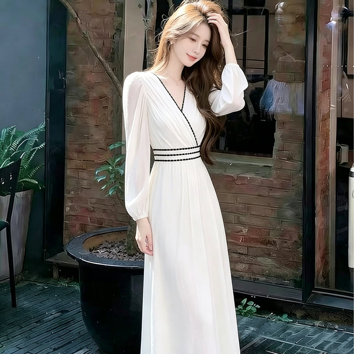 💕法式白色V領長款撞色黑邊收腰連衣裙