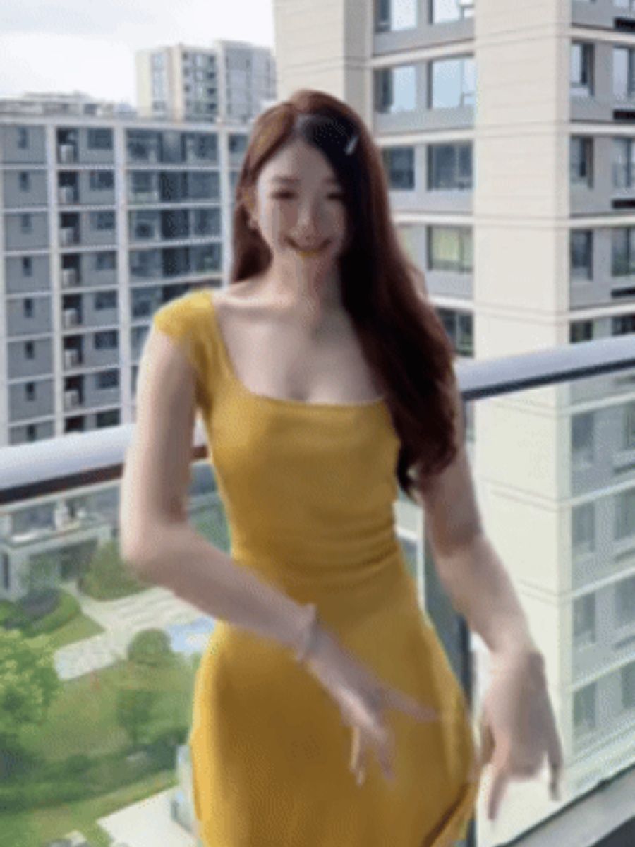 💕法式U領掐壓顯瘦甜美包臀短裙