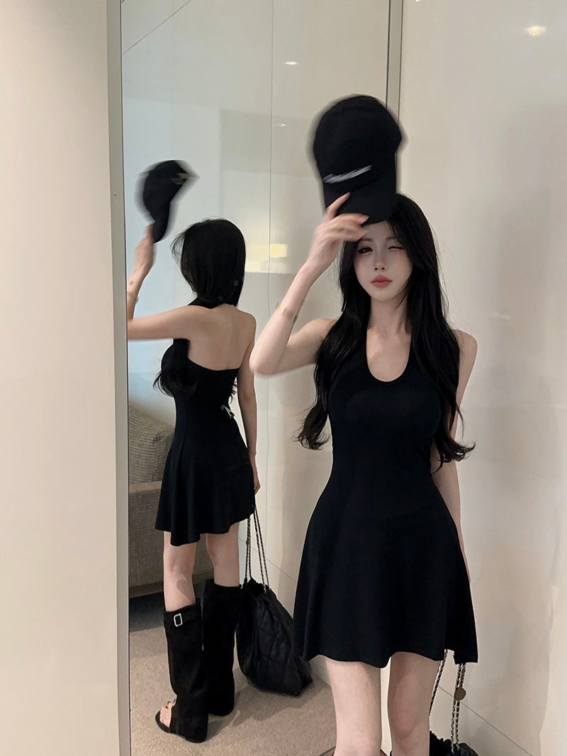 💕百搭簡約性感露背掛脖針織短傘裙