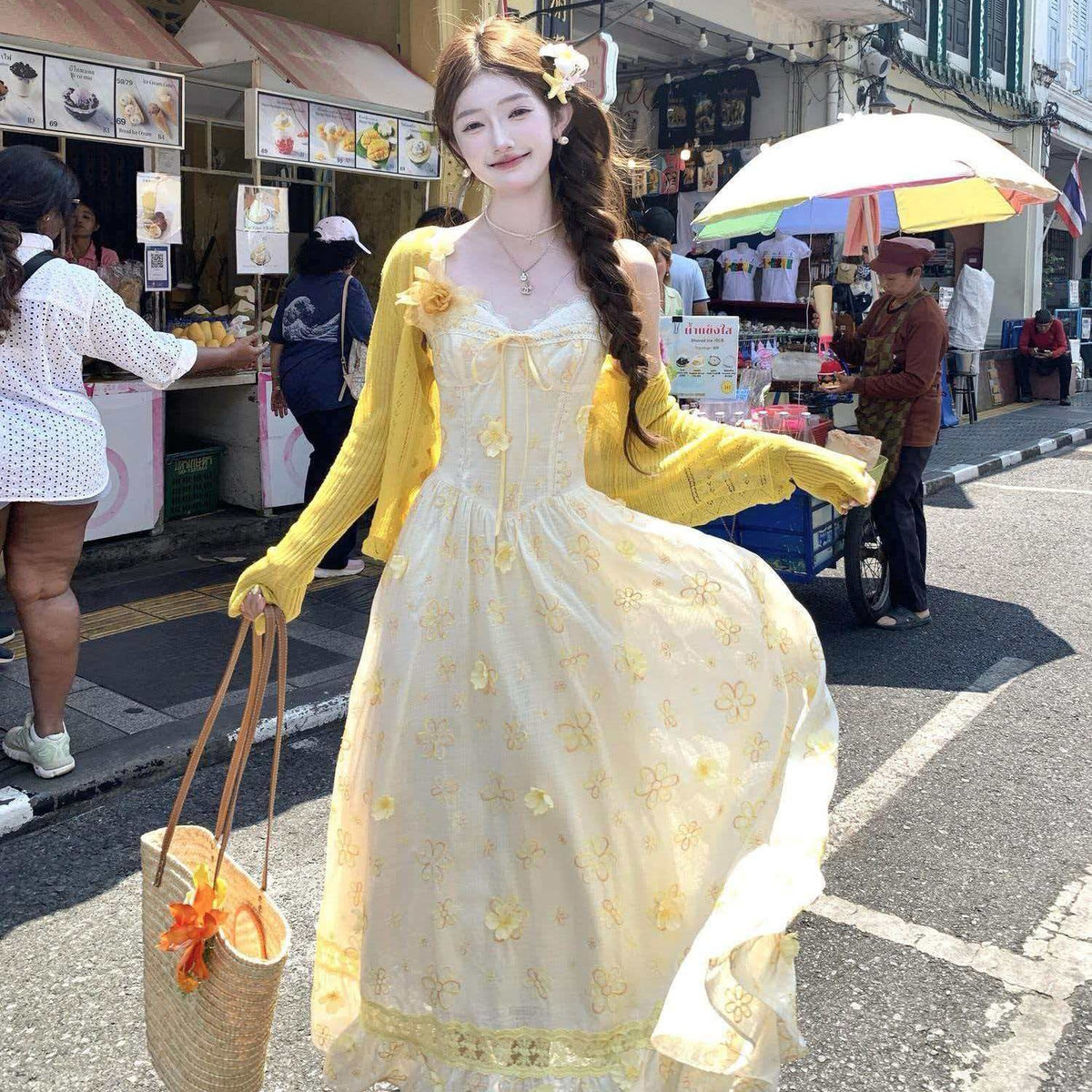 💕氛圍感度假花園黃色蕾絲吊帶碎花連衣裙+開衫