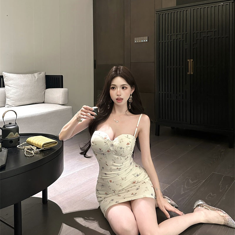 💕約會性感少女感碎花彈力抹胸吊帶連衣裙